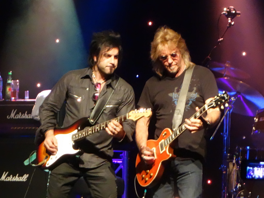 Rob & Pete in concert 3
